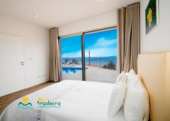 Ourmadeira - Calhetascape, Informal Vila Calheta (Madeira)