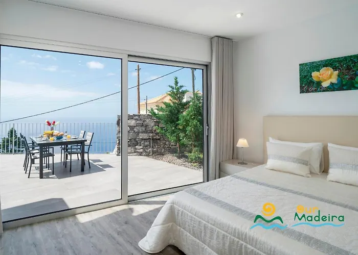 Ourmadeira - Calhetascape, Informal Vila Calheta (Madeira)