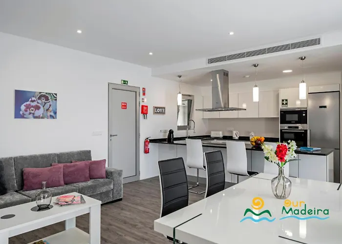 Ourmadeira - Calhetascape, Informal Vila *