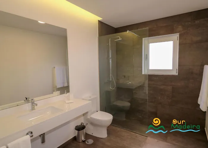 Ourmadeira - Calhetascape, Informal Vila Calheta (Madeira)